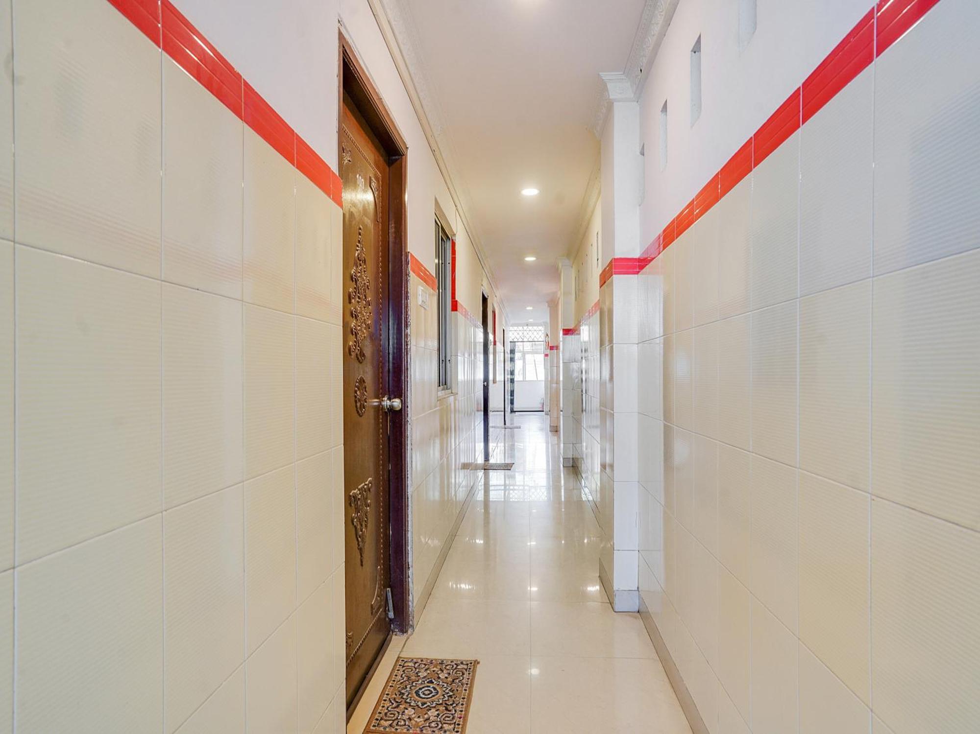 Hotel O Siro Inn Shamshabad Buitenkant foto