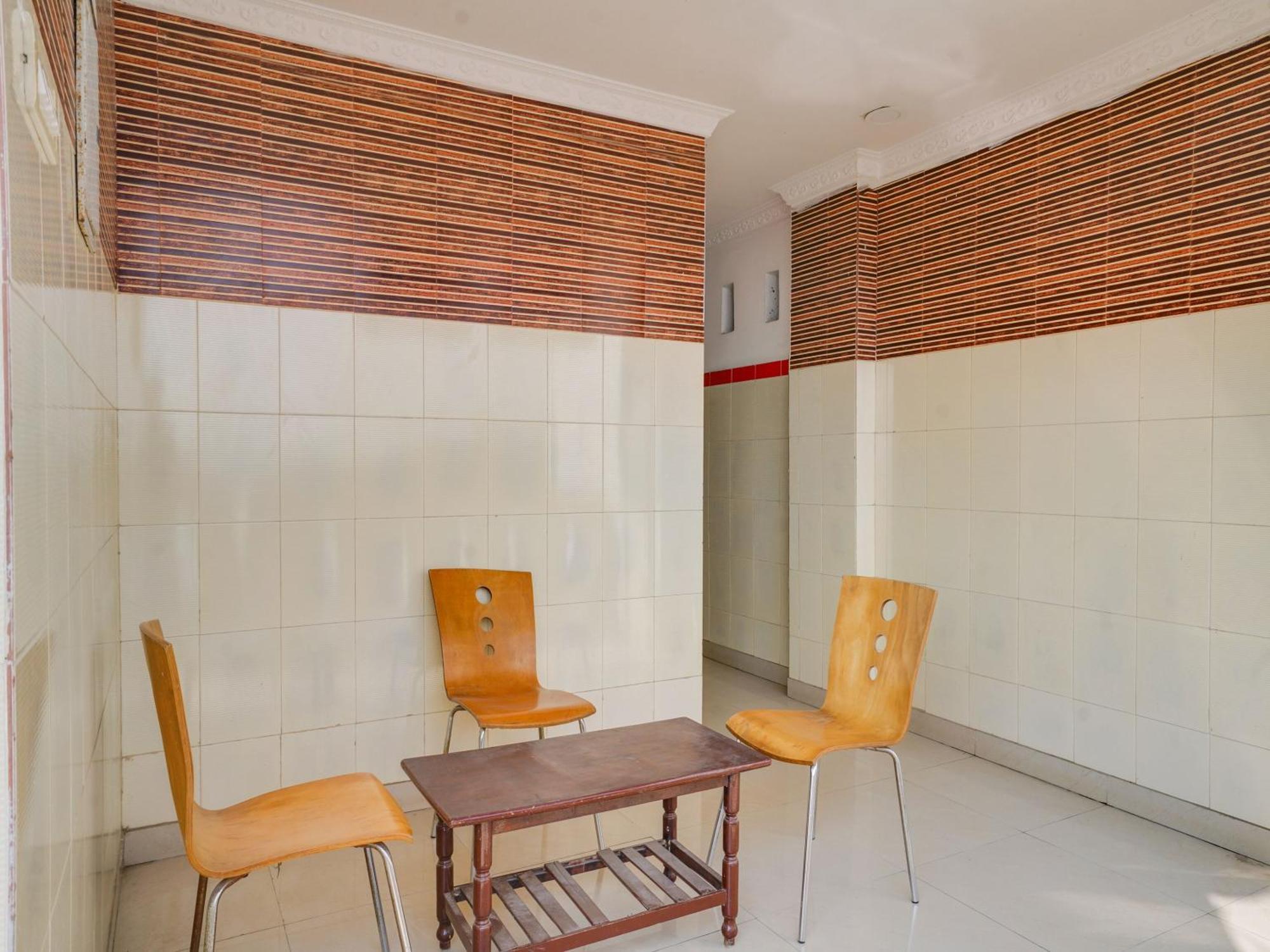Hotel O Siro Inn Shamshabad Buitenkant foto