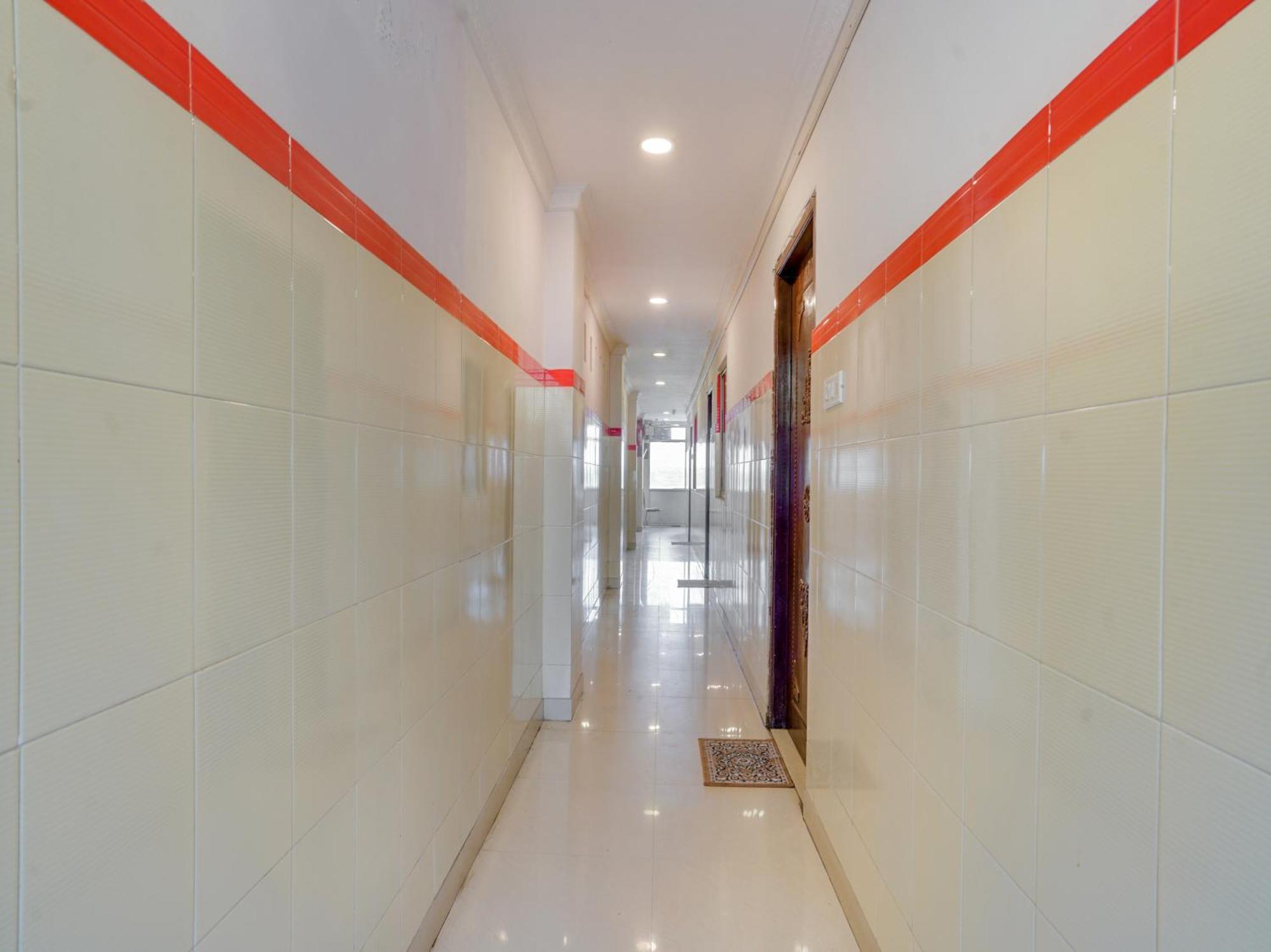 Hotel O Siro Inn Shamshabad Buitenkant foto